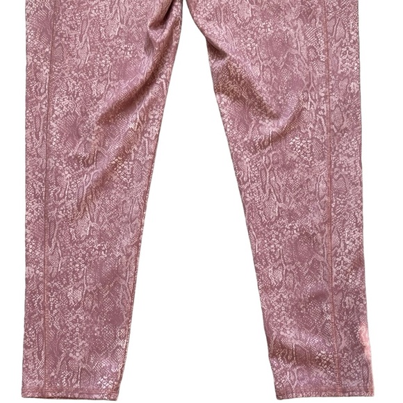 Chico’s Zenergy Fabulously Slimming Python Pocket Leggings Women’s Sz 3 (XL-16) - Picture 7 of 10